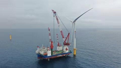 每年减少CO2排放量约78万吨 国家电投粤东首台风机落地揭阳神泉