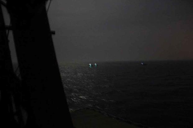 美国海军：美方在波斯湾北部向伊朗军舰开火示警