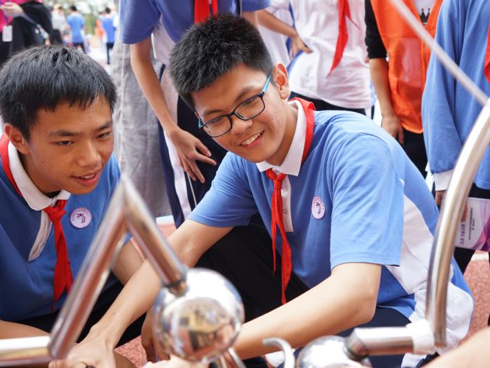 有趣有知识！龙华高级中学教育集团观澜校区第一届科技节举行