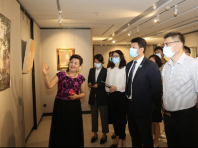 “大约在春季——小幅油画邀请展”在深圳东方美术馆开幕