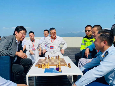 国际象棋连线超级工程！叶江川港珠澳大桥“以棋会友”