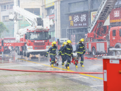 深圳消防在盐田区开展超高层建筑灭火救援实战演练