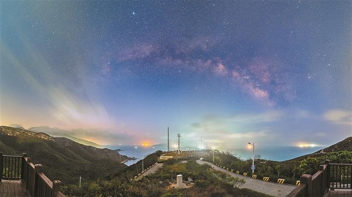 深网观察 | “暗夜社区”，还都市人一片星河灿烂