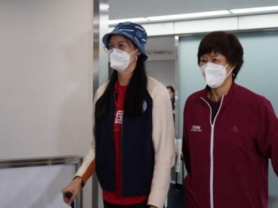 中国女排抵达日本成田机场 准备参加东京奥运会女排测试赛