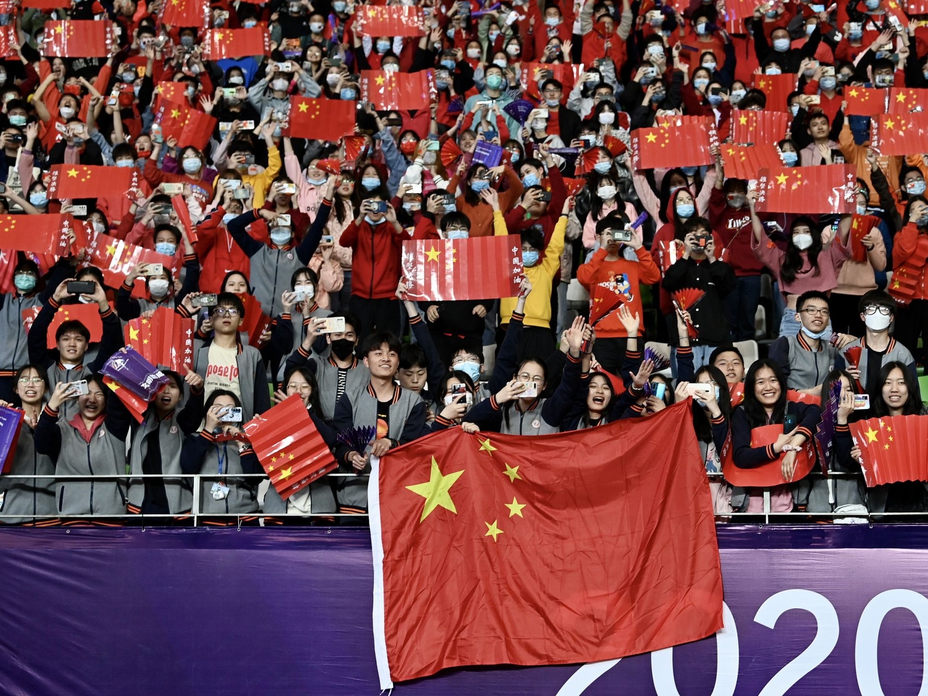 中国女足网络直播聊点啥？奥运会和美国同组，姑娘们不怕