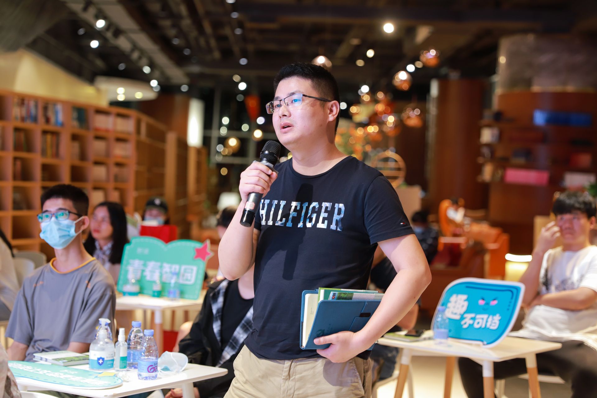 南山智园吹起“思享悦读”读书风