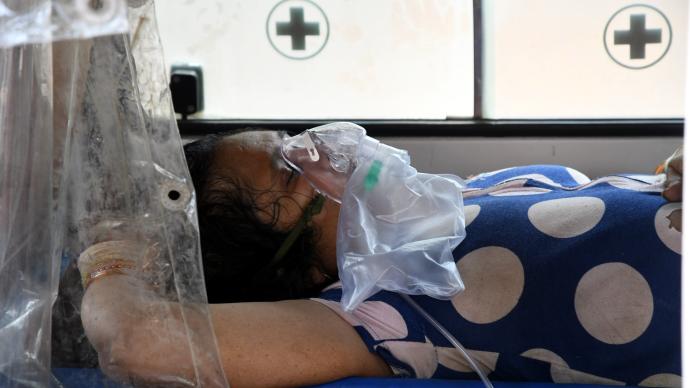 印度过去24小时超4000人死于新冠，新增确诊病例超31万