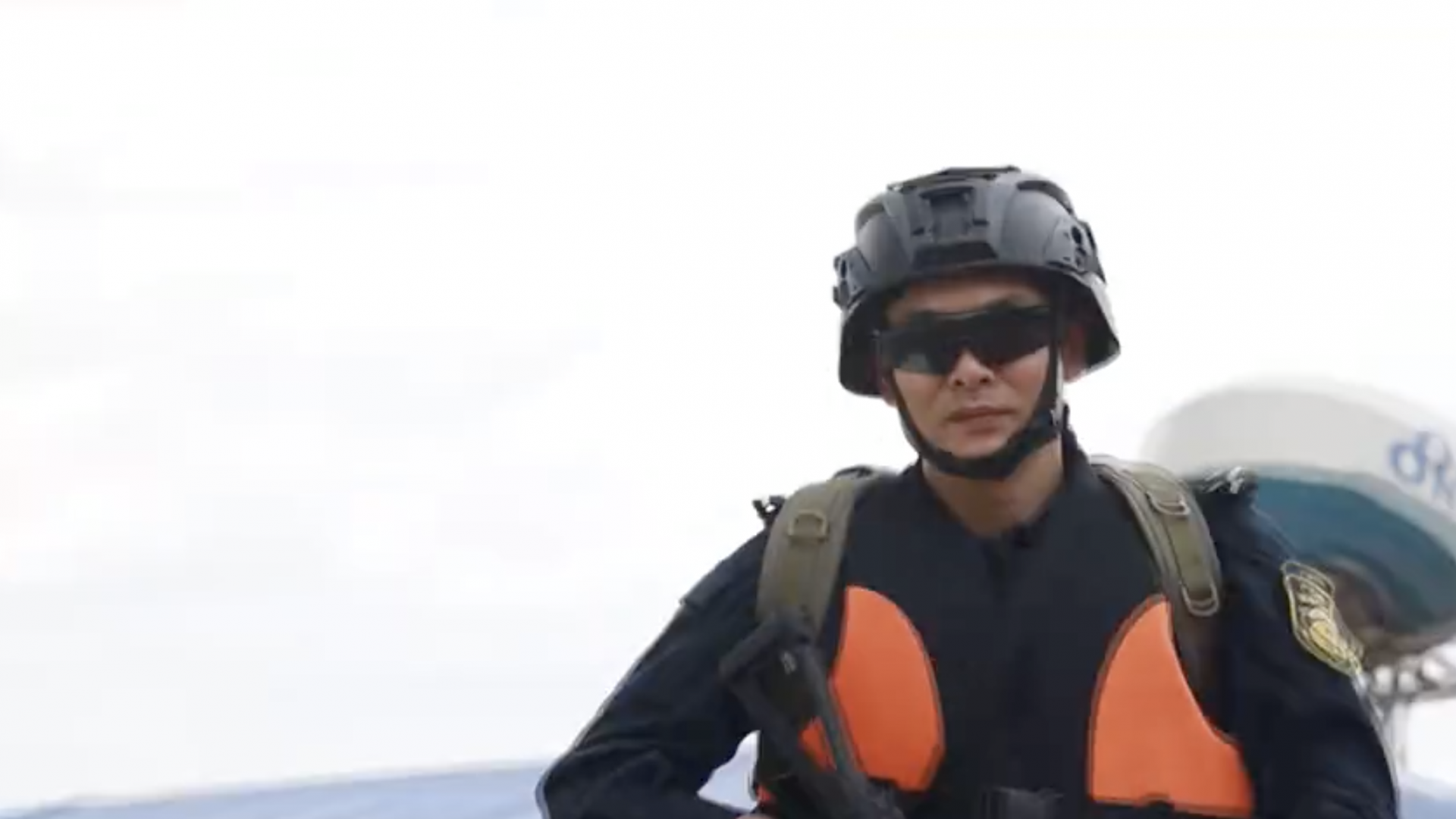 这不是拍电影！广州警方海陆空联合办案场面堪比大片