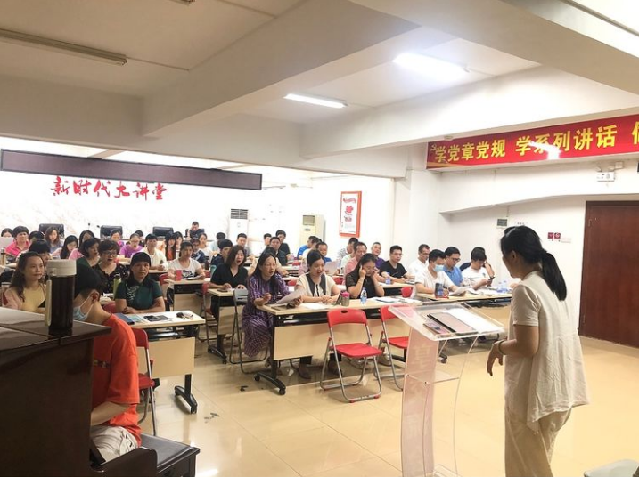 龙岗区坪地街道：组织合唱团参加龙岗区“唱支赞歌给党听”拉歌比赛