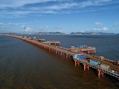 102根桩基扎根黄茅海，世界最大三塔公路斜拉桥黄茅海大桥桩基全部完成