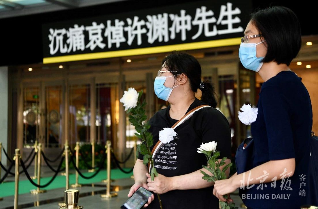 致敬，送别！许渊冲逝世前两小时还在看书学习