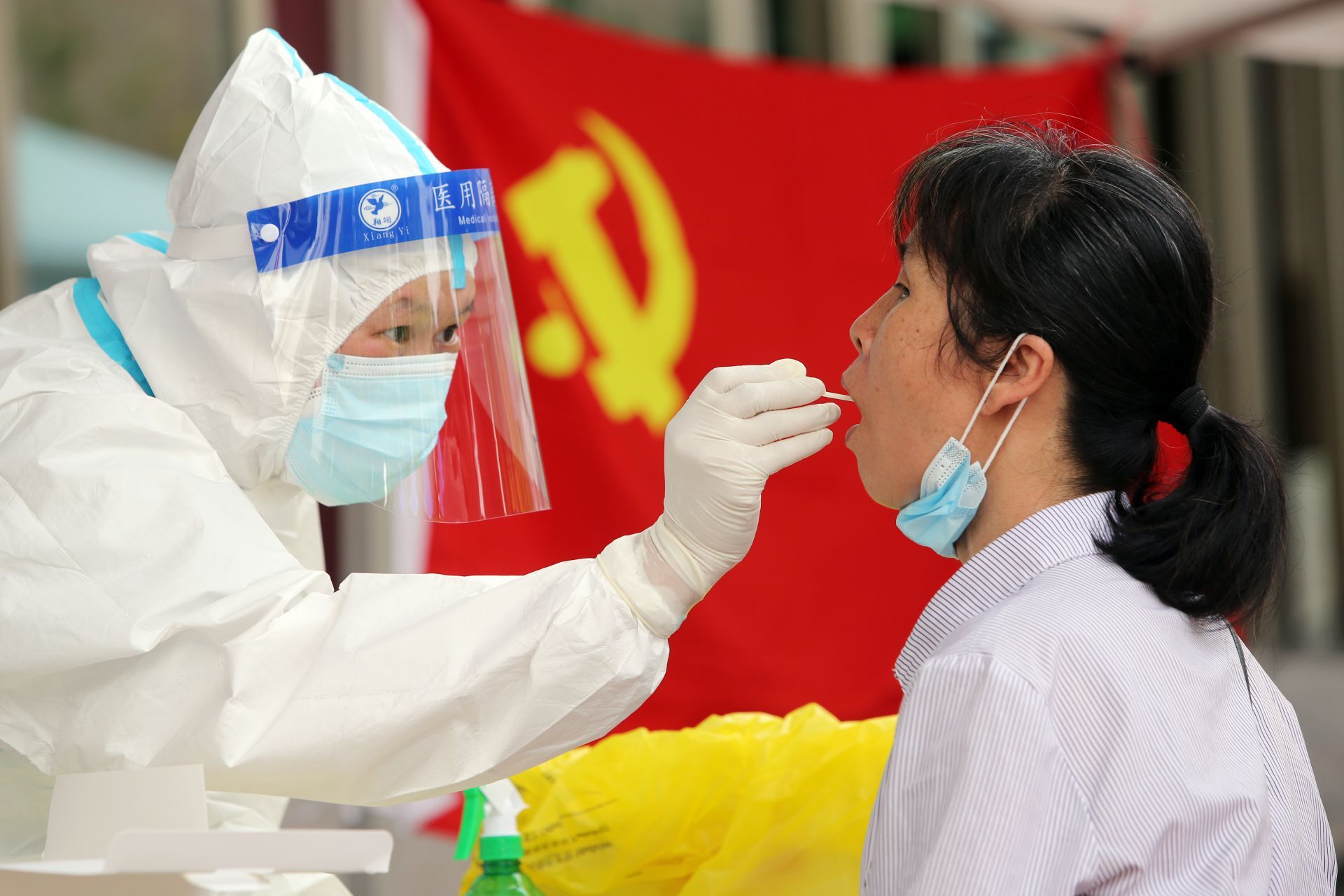 东莞全员核酸大筛查采样人数1117.95万人，已出结果1116.21万全阴