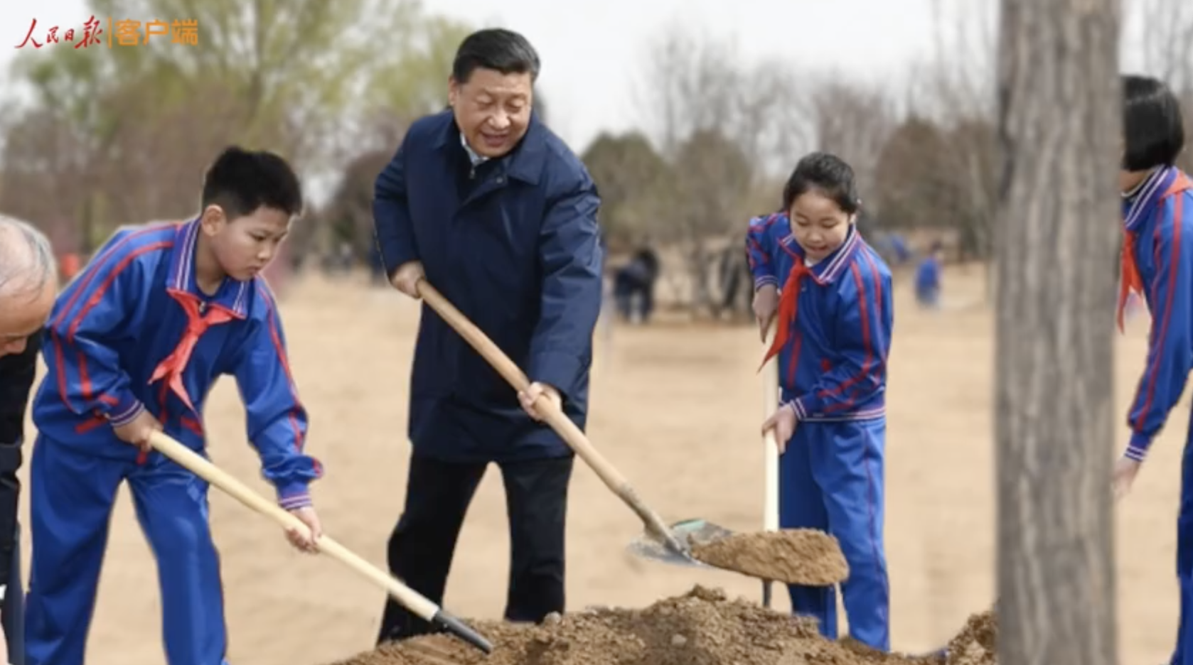 总书记和少年儿童的温暖瞬间