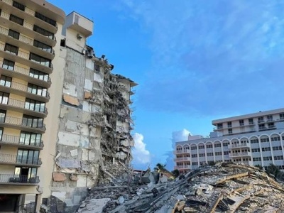 美佛州公寓坍塌原因探究：什么因素造成此次“结构性雪崩”？