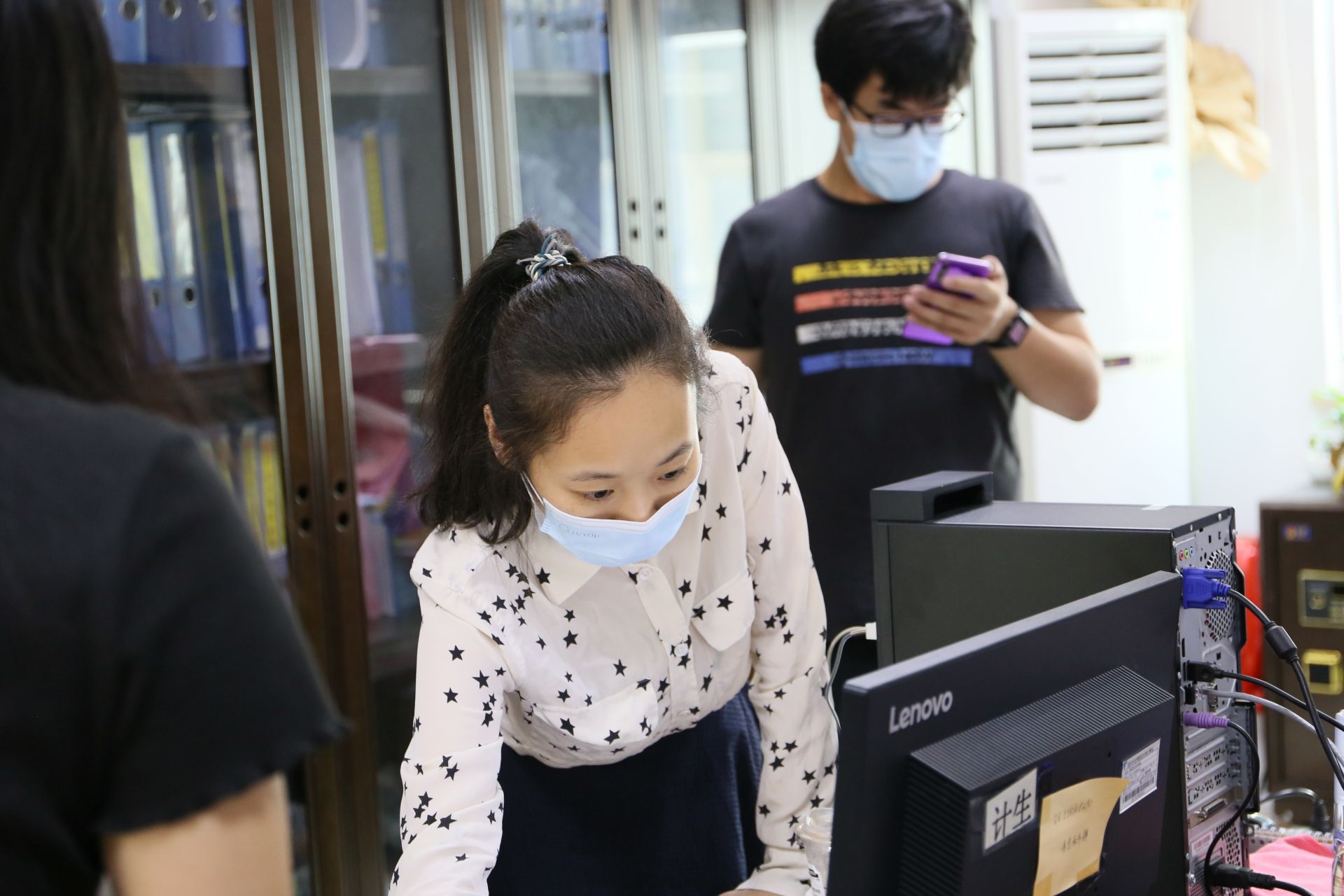 白花社区李玉婷：防疫战场上的“铿锵玫瑰”