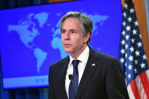 美国国务卿：美国目前暂不解除对欧盟游客入境限制措施