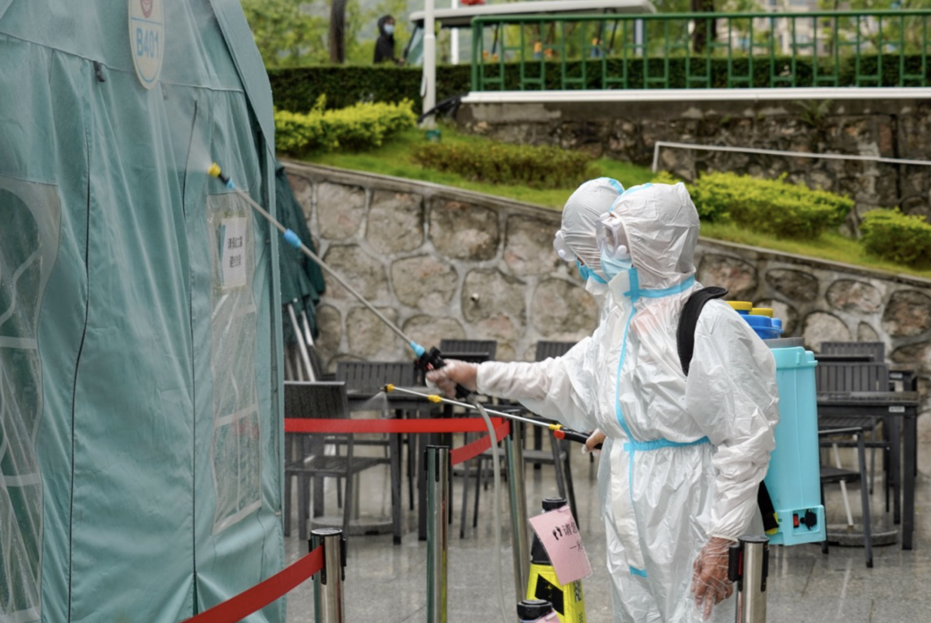 快速响应、严格检测、落实防控 深职师生安度端午佳节