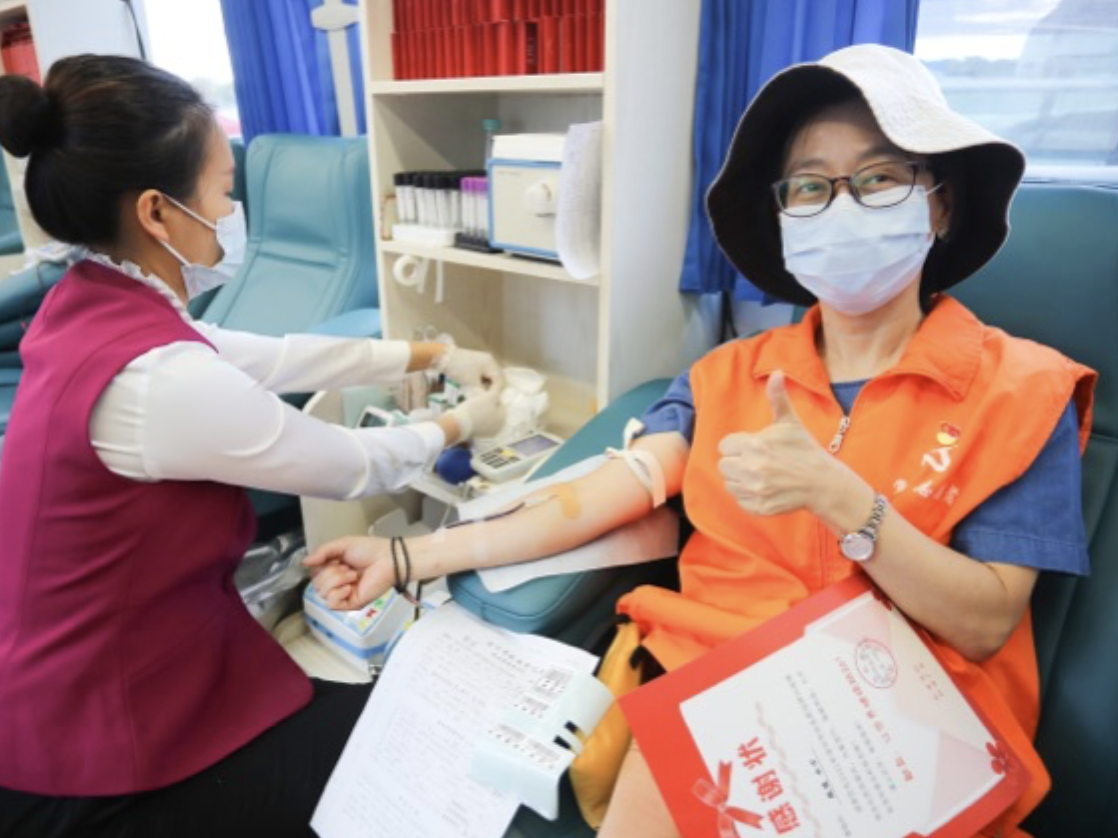 为爱伸手！367人献血135100毫升 龙华创建区以来最大规模的无偿献血活动记录