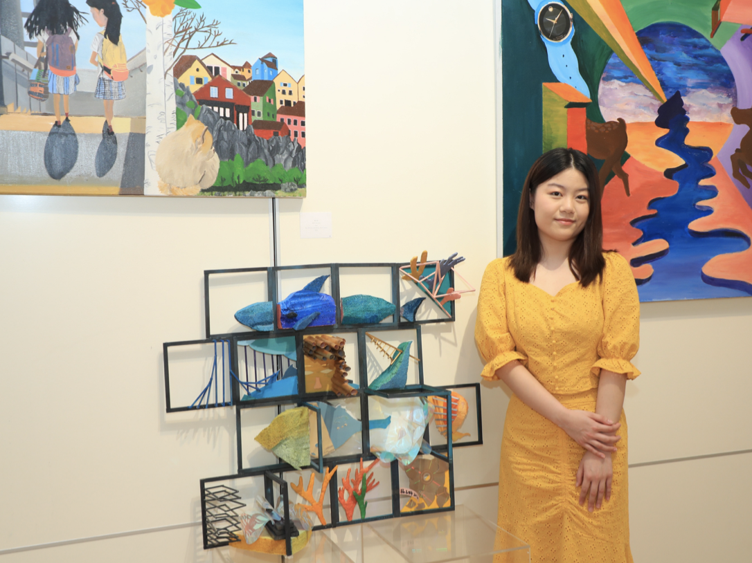 18岁深圳女孩开个展：在中西文化碰撞中探索科技与艺术融合