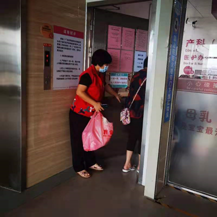 超暖！园山街道网格员为临产孕妇开辟生命通道