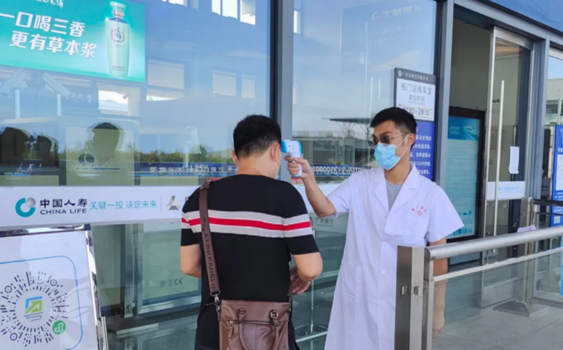 当先锋、做表率！党旗在深汕防疫第一线高高飘扬