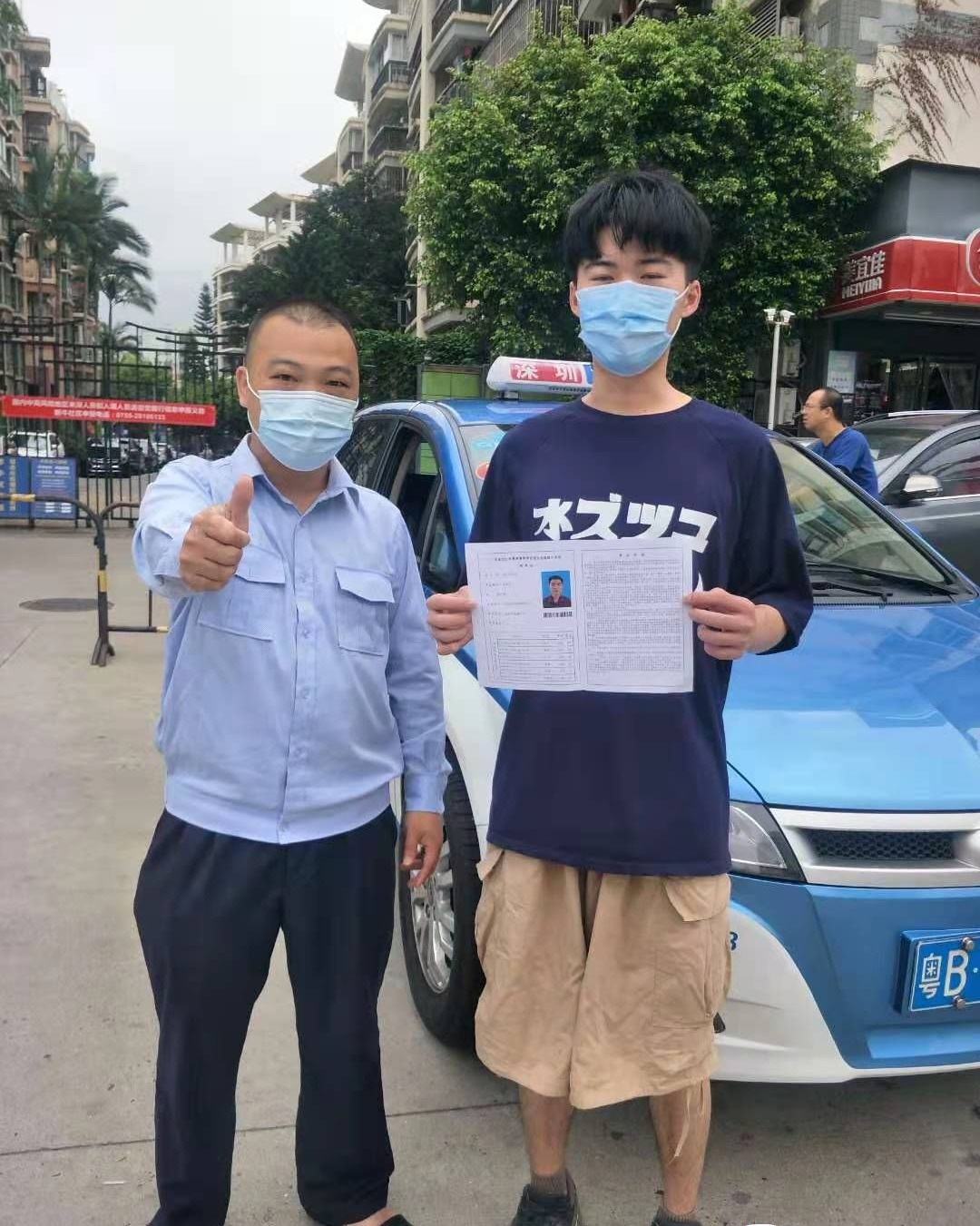 爱心送考12载，这家出租车公司很暖心