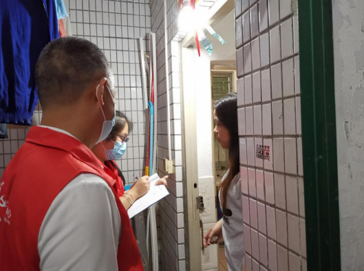 打苗苗，湖容社区送服务到“家门”