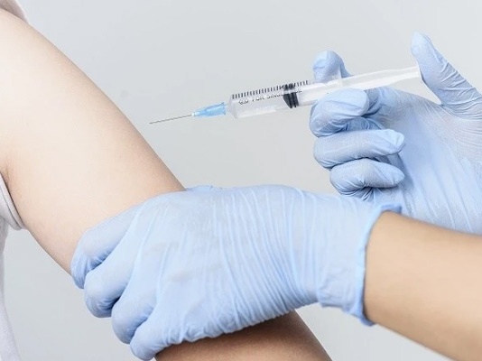 国家卫健委：全国新冠疫苗接种超8亿剂次 