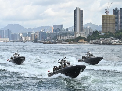 香港水警启用11艘新式快艇增强海上执法能力