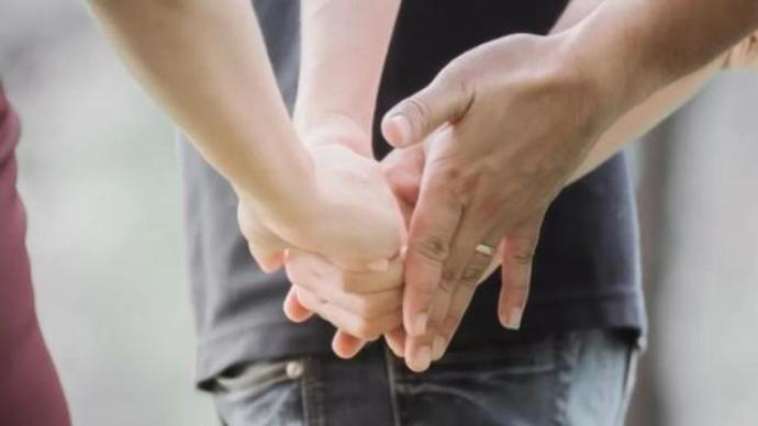 外媒：南非正就“一妻多夫制”提案征求意见，引发激烈争论 