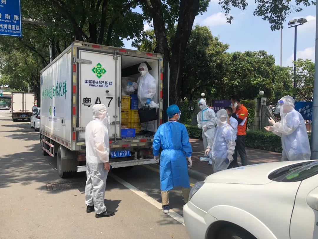 市场管理部门对疫情管控区内日常生活必需品进行抽检