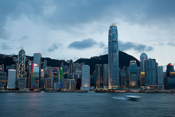 香港区议会逾200议席空缺，有人企图辞职逃避追责