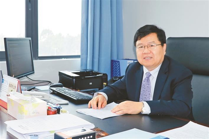 优秀共产党员王绿化：带领“国家队”扎根深圳 让市民家门口看大病