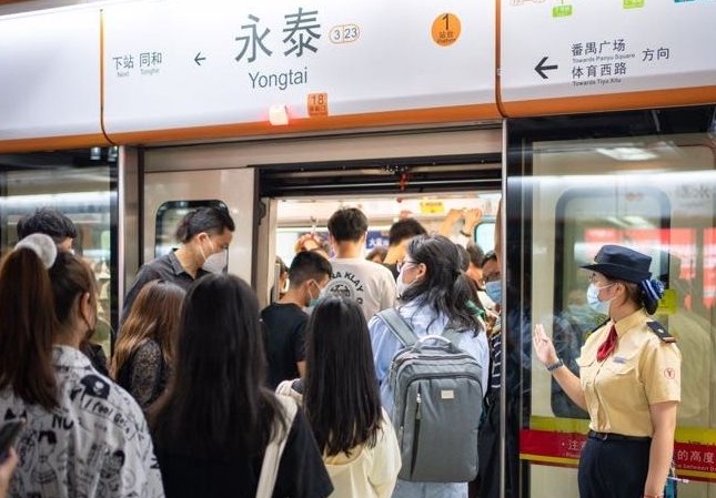 广州地铁开启暑运模式，日均客流预计超800万人次