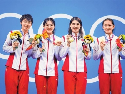 深圳首金，万众瞩“慕”！中国队女子4×200米自由泳接力夺冠