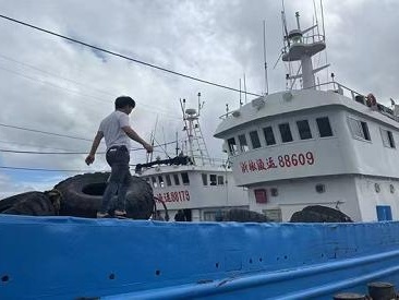 浙江台州4793艘渔船进入安全水域避风