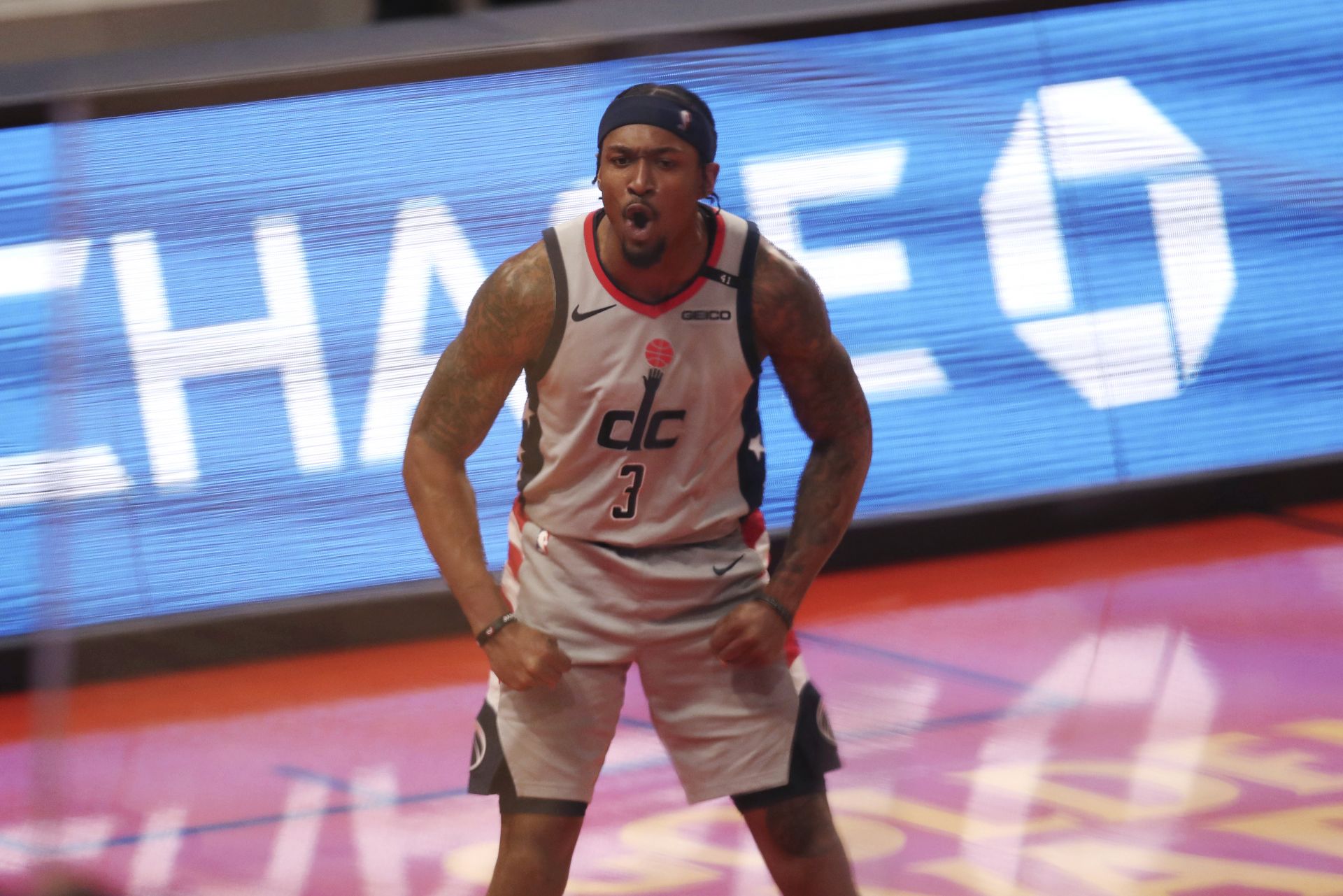 NBA球星比尔触发新冠安全协议：退出美国男篮，无缘奥运