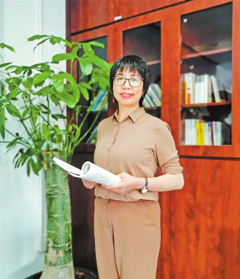 广东省优秀共产党员阳海华：“爱与欣赏是最好的教育之道”
