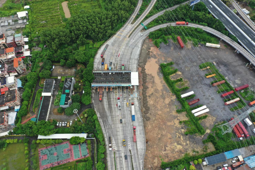 南沙港快速苏十顷、鱼窝头站入口广场开拓宽改造，缓解拥堵