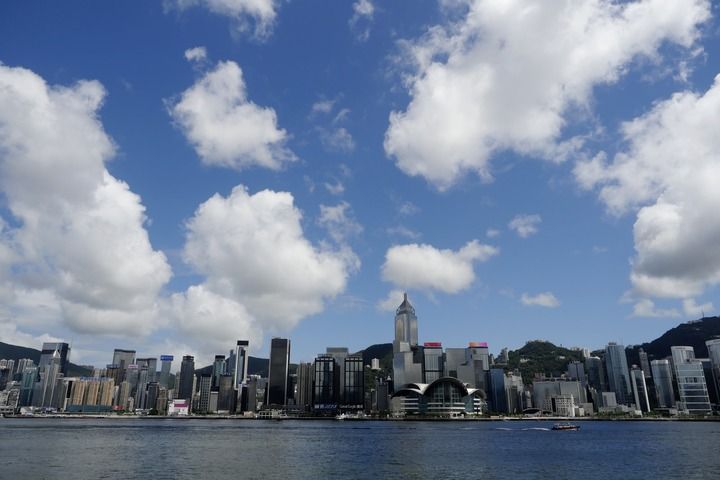新华国际时评：香港稳了，为何有些人却急了？