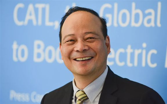 总市值跃居A股第四，宁德时代董事长曾毓群身家力压马云