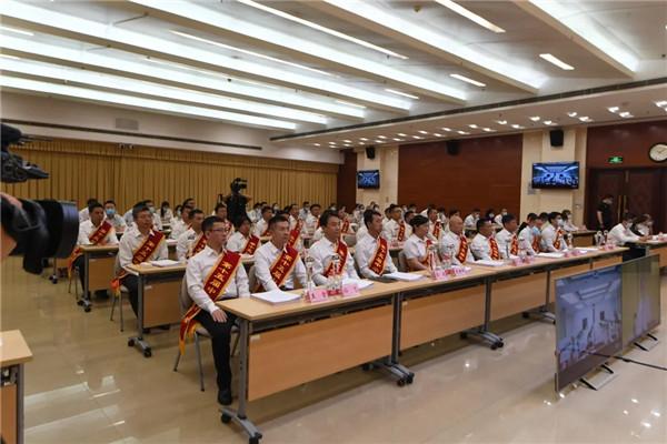 喜报！深圳新添一名“工人院士”,两名高技能人才获得国家表彰