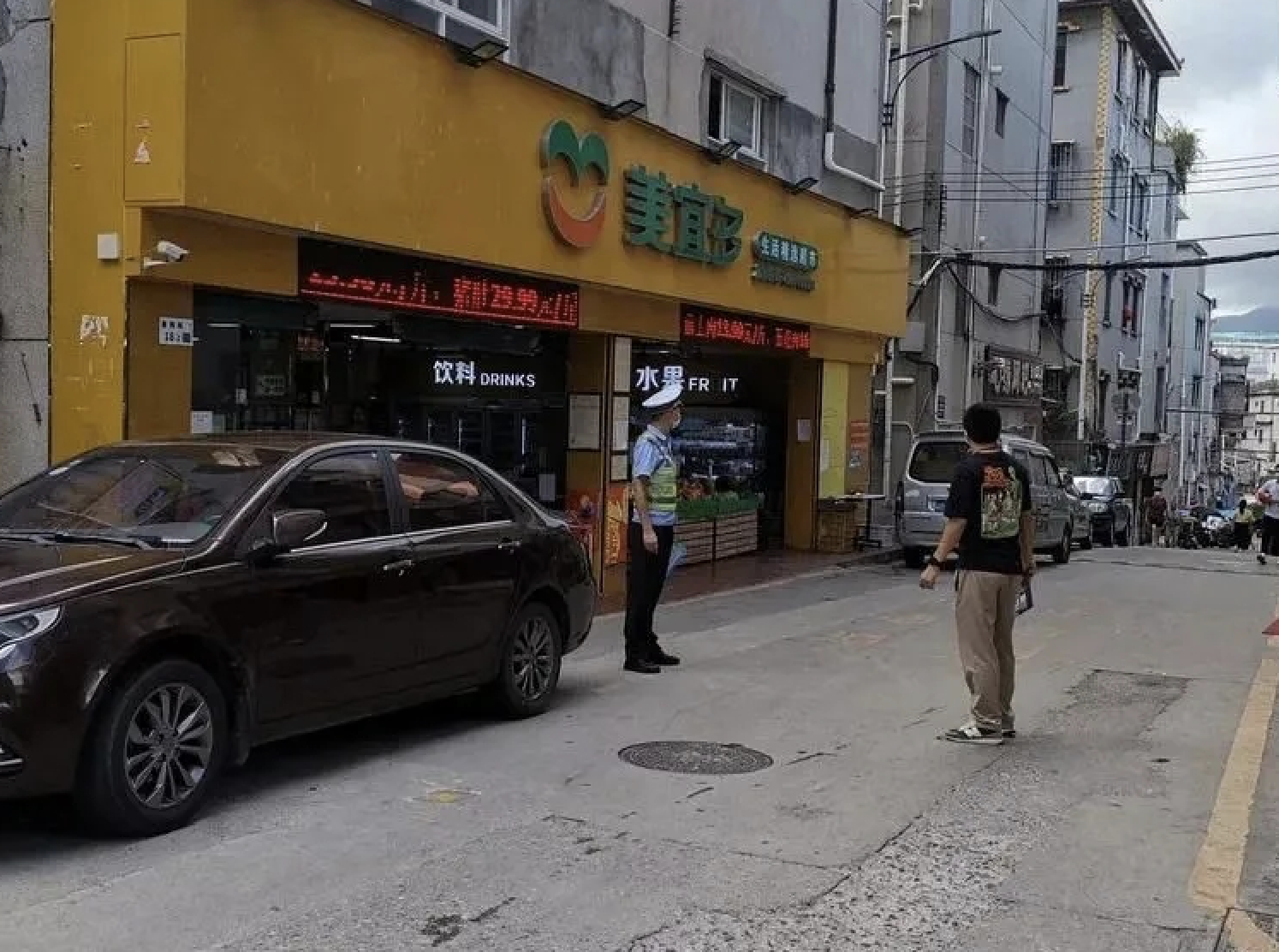 暑假到来 停车场管理单位请自查场内交通安全隐患