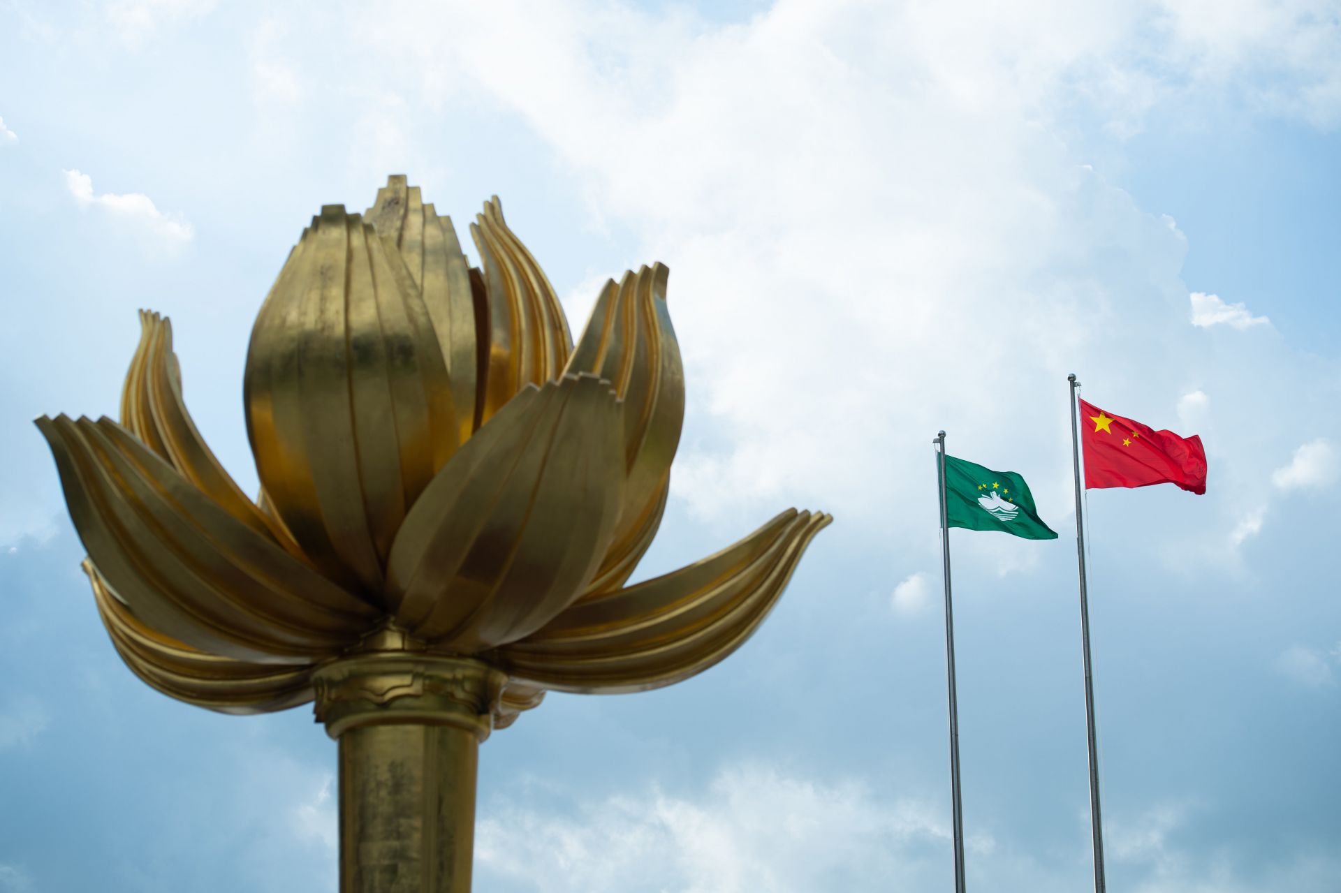澳门特区关于修改国旗国徽国歌使用保护的法律及行政法规生效