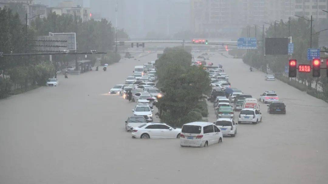 郑州暴雨致地铁中12人遇难，原因公布