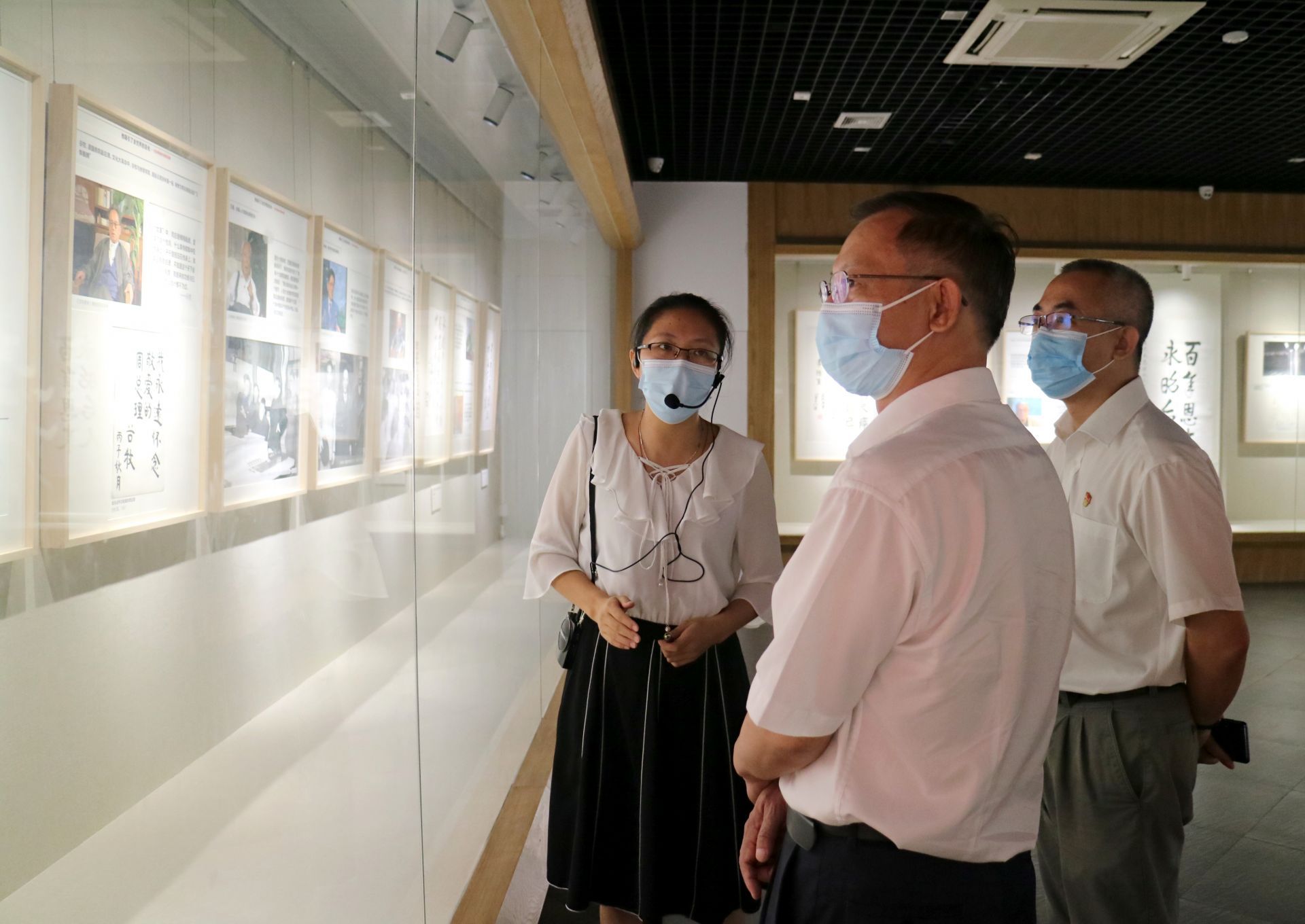 追忆先辈的革命奋斗史！东莞新闻工作者协会走进石龙镇开展红色教育活动