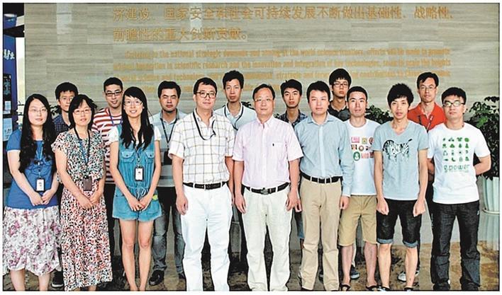 尚鹏博士带着科研成果来光明创业 科学家变企业家 让康养机器人走出实验室