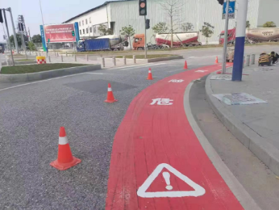 广州在国省道公路试点推广“右转弯警示区”