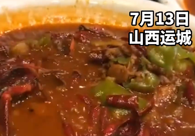小龙虾吃到一半突然活了一只？！当事人：可能跟做法有关