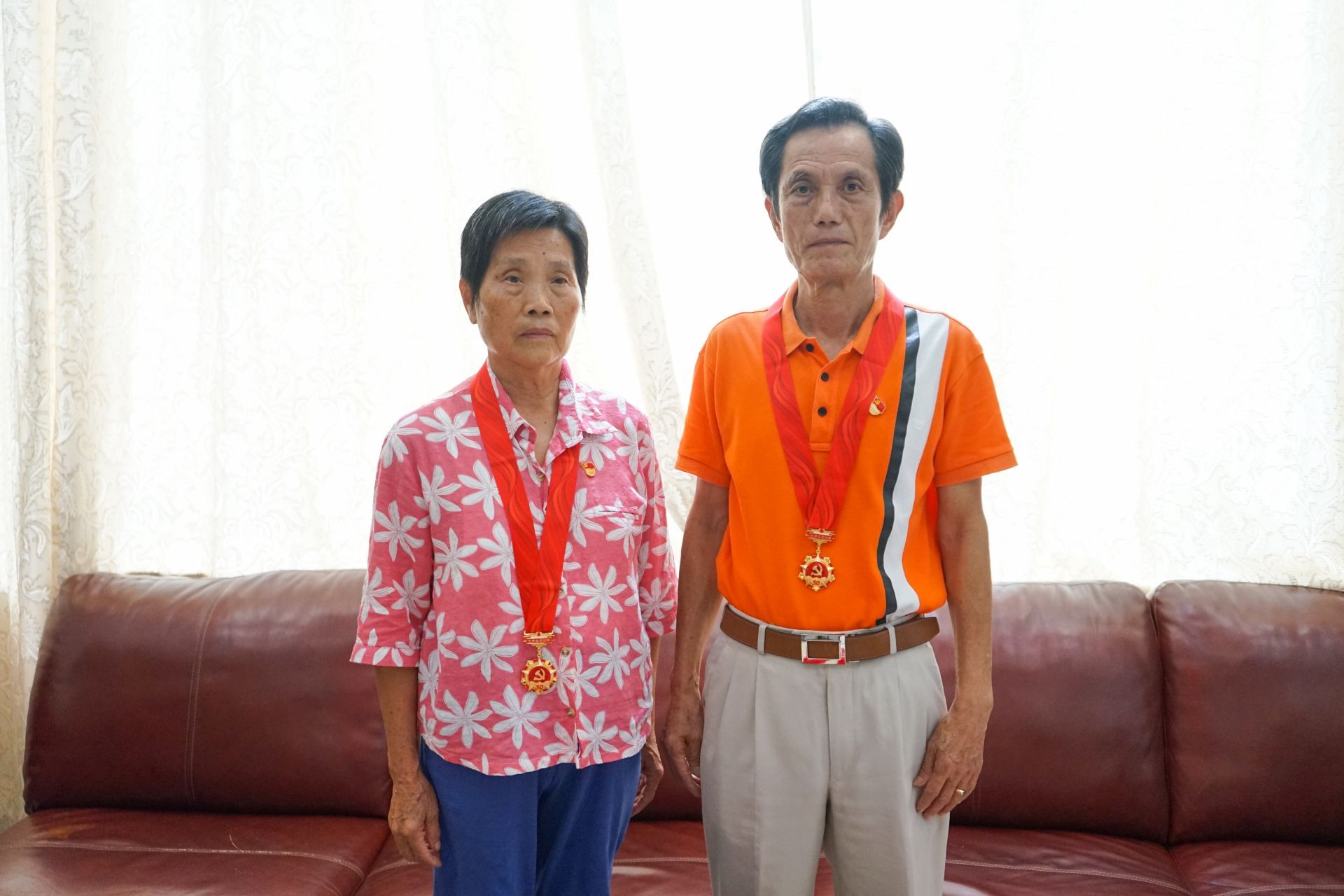 光荣在党52年！东莞市这对七旬伉俪初心不改